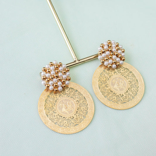 Aretes Golden Muse